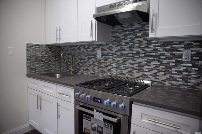 Foto del edificio - 524 E 236th St