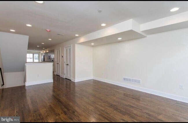Foto del edificio - 1822 Poplar St