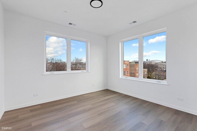 Foto del edificio - 204 S Leavitt St