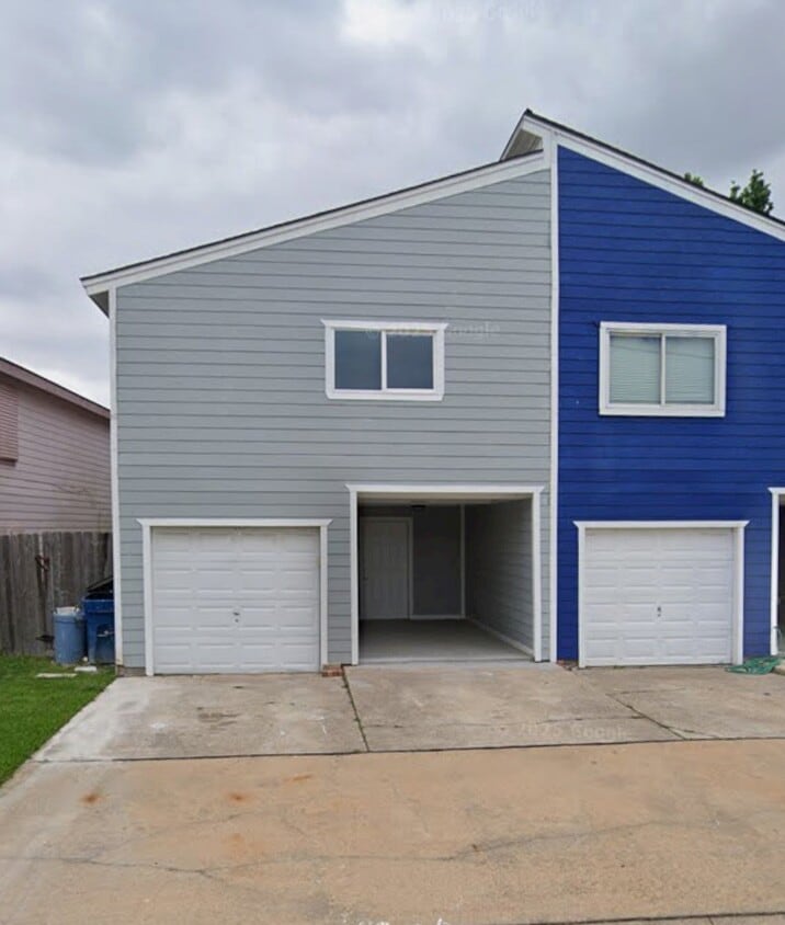 Foto principal - 811 Knights Bridge Ln