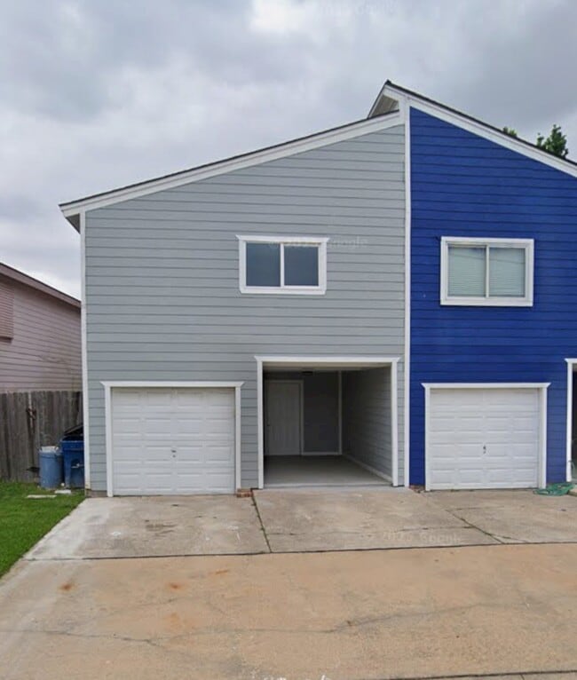 Building Photo - 811 Knights Bridge Ln