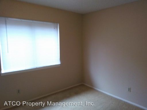 Building Photo - 913 Orangewood St