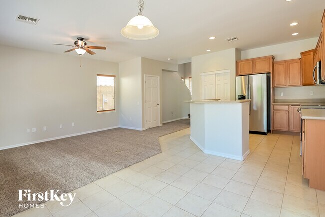 Building Photo - 10427 E Valley Quail Dr