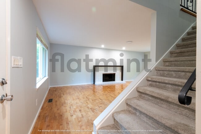 Building Photo - 7037 NE 137th St