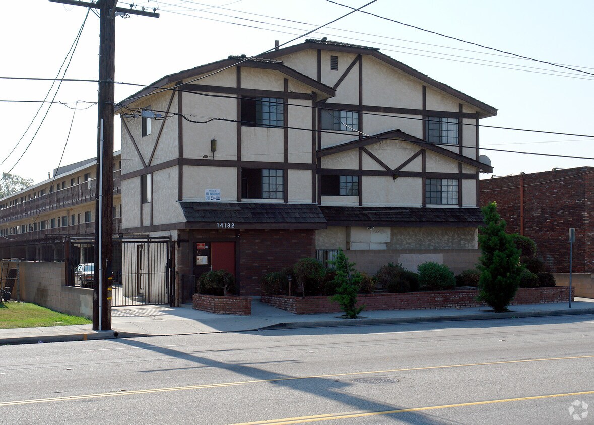 Building Photo - 14132 Prairie Ave