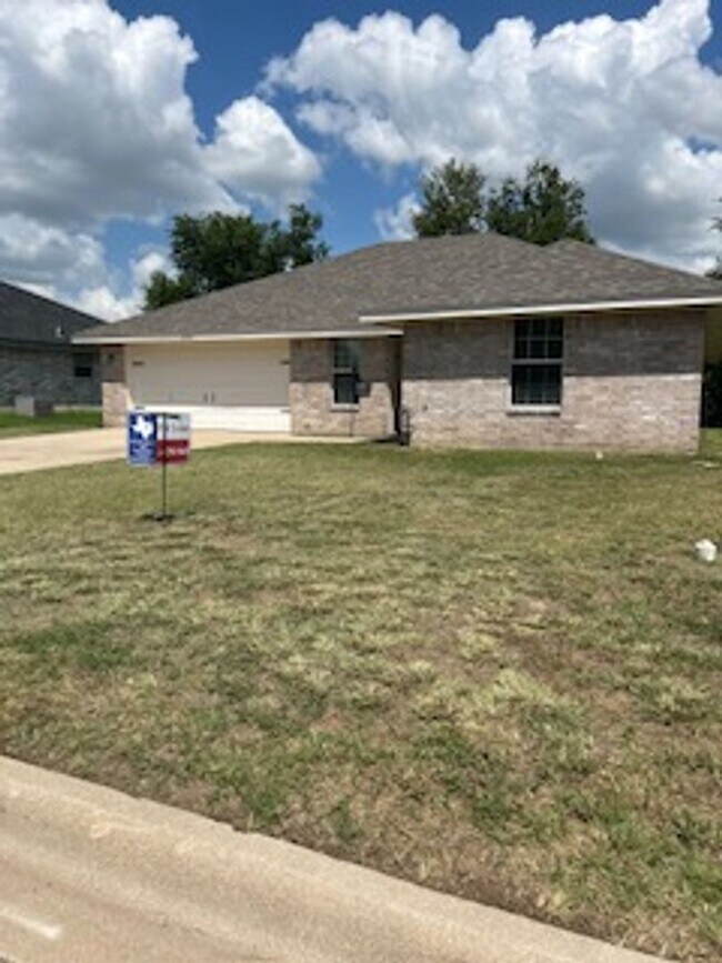 Foto del edificio - 2305 Upland Bend Dr