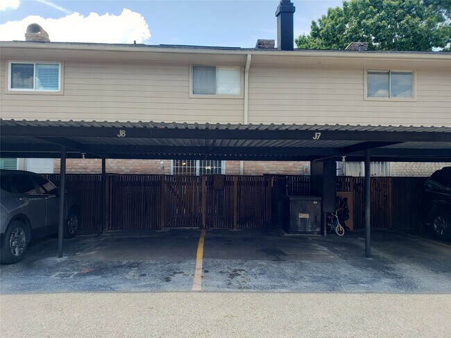 Building Photo - 14333 Memorial Dr