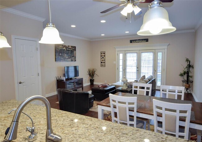 Foto del edificio - 14707 Barryknoll Ln
