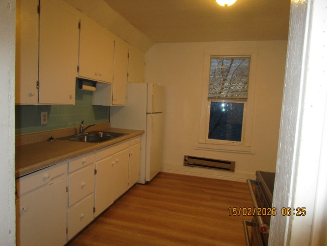 Building Photo - 103 3rd Ave S