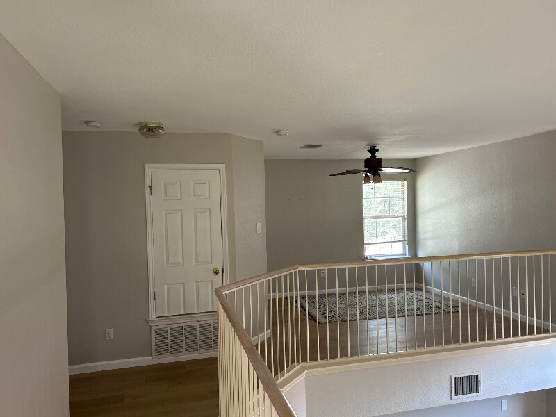 Building Photo - 1225 Darless Dr