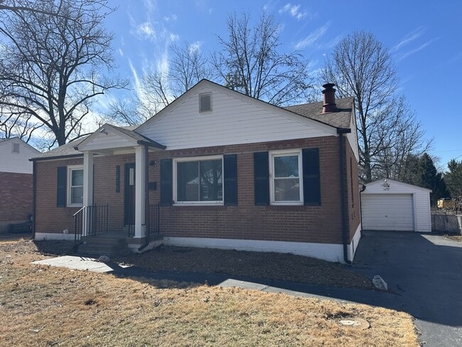 Building Photo - 1475 W Duchesne Dr