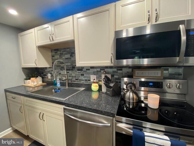 Building Photo - 27307 Valley Run Dr