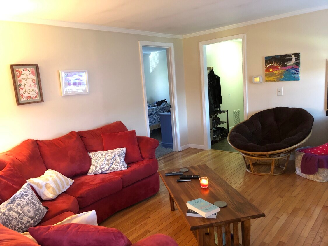 20 Lafayette Ln Unit Above garage, Somers, CT 06071 Apartments in