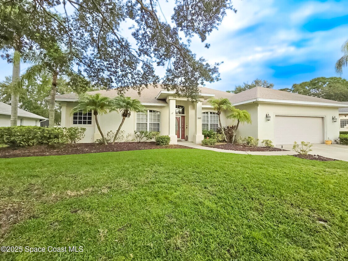 Foto principal - 949 SE Gardenbrook Ct