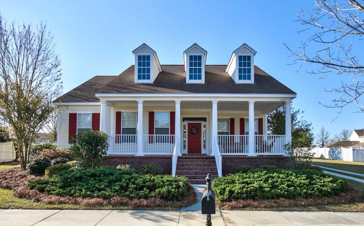 Foto principal - 3253 Thoreau Ave