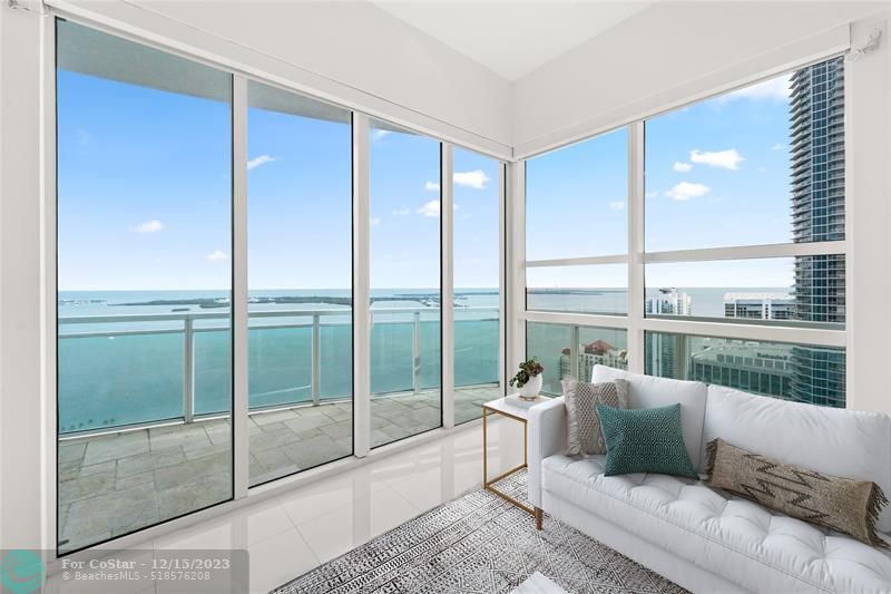 Primary Photo - 950 Brickell Bay Dr