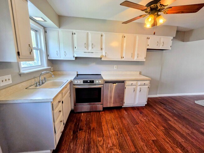 Foto del edificio - 5657 Wood Ln