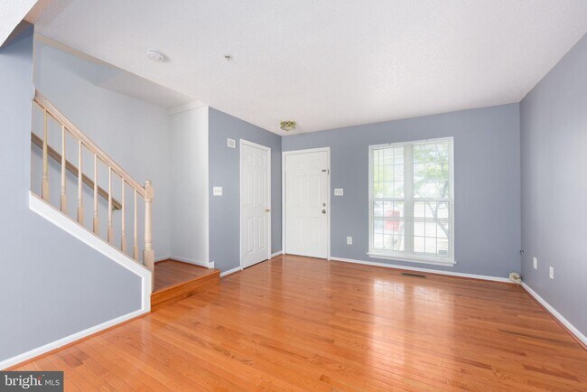 Building Photo - 2407 Golders Green Ct