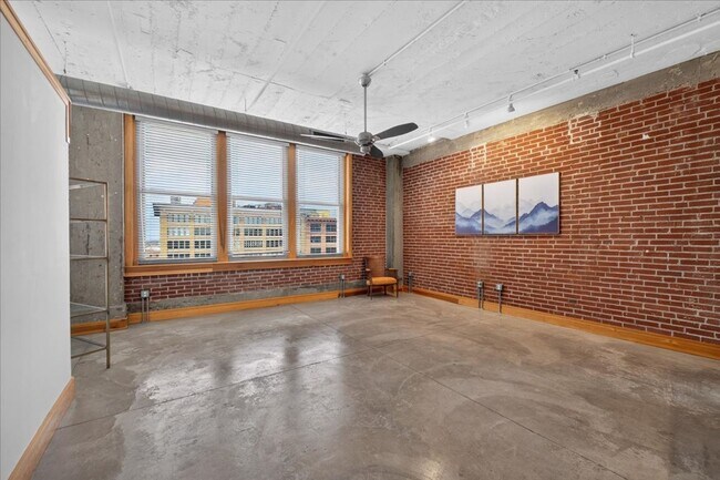 Foto del edificio - 1627 Locust St