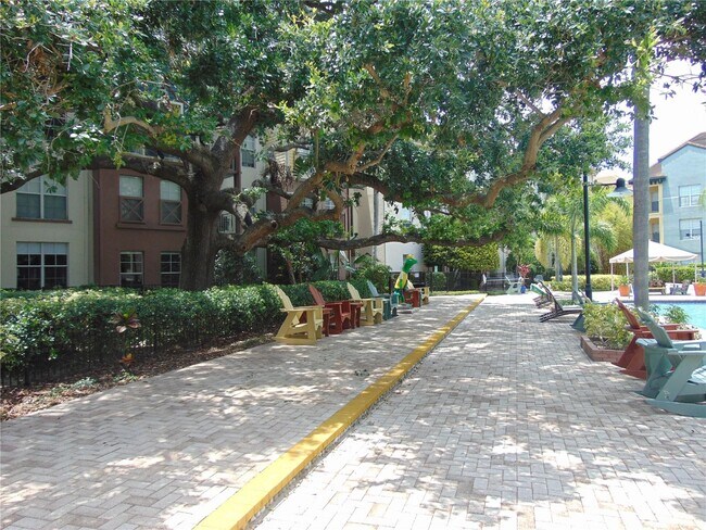 Foto del edificio - 2401 West Horatio Street