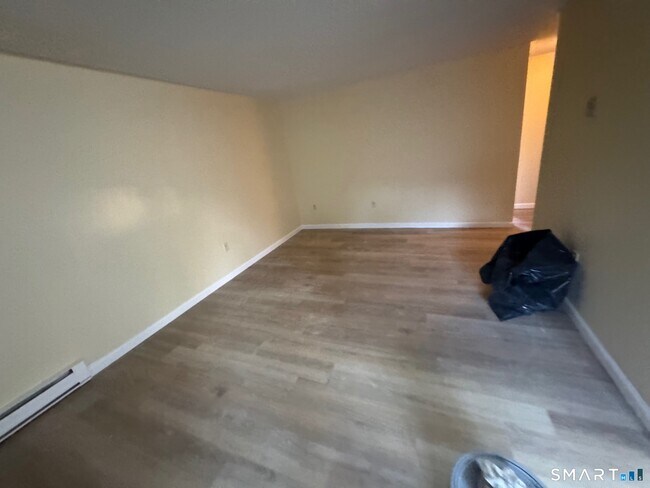 Foto del edificio - 184 Burgundy Hill Ln