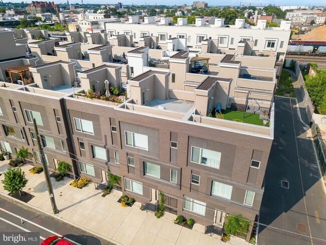 Photo - 2139 E Lehigh Ave Townhome