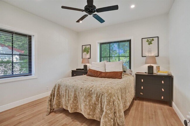 Foto del edificio - 807 SW 18th St