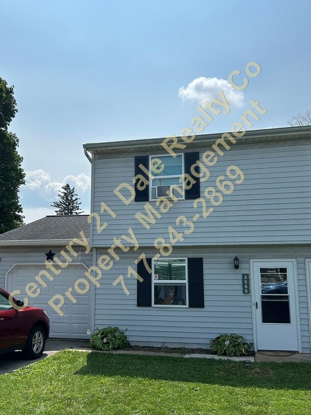 Foto principal - 2 Bedroom home with a 1 Car garage and Fla...