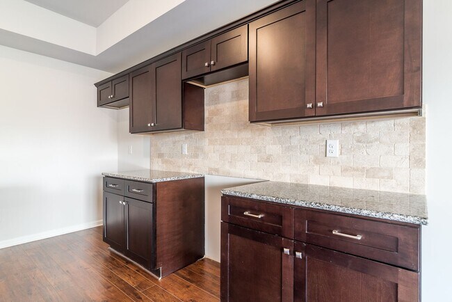 Building Photo - Modernistic 3 bed 2.5 bath Townhome in Jon...