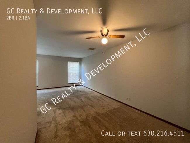Building Photo - ***END UNIT / 2 BDRM + LOFT / 2.5 BTH / AT...