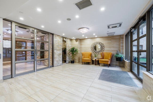 Building Photo - Place Des Vosges 6000-6010