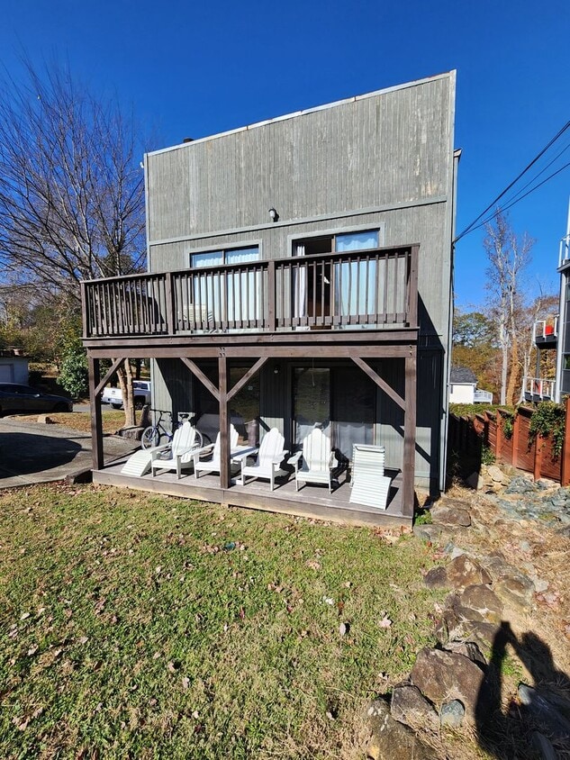 Building Photo - Chapel Hill / 4br House on McMasters St AV...