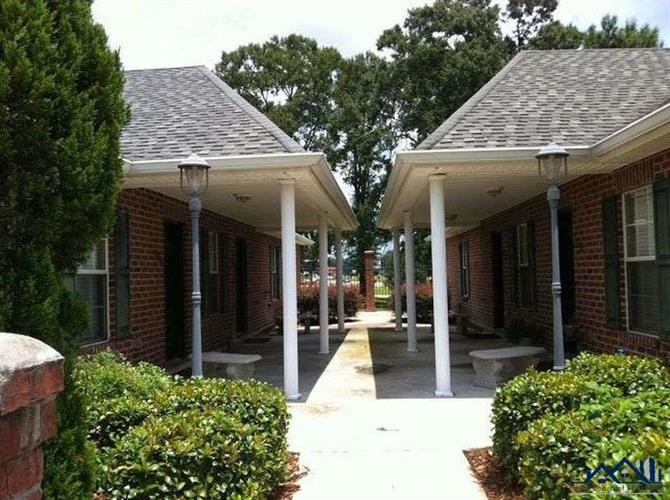 Foto principal - 102 Louisa Dr