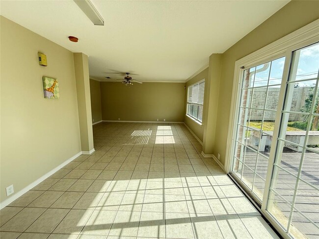 Building Photo - 2642 Eldridge Park Way