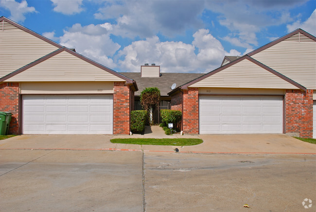 Building Photo - Wykeham Condominiums