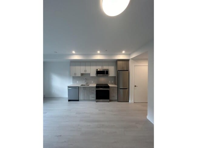 Building Photo - 13858-13108 E20X