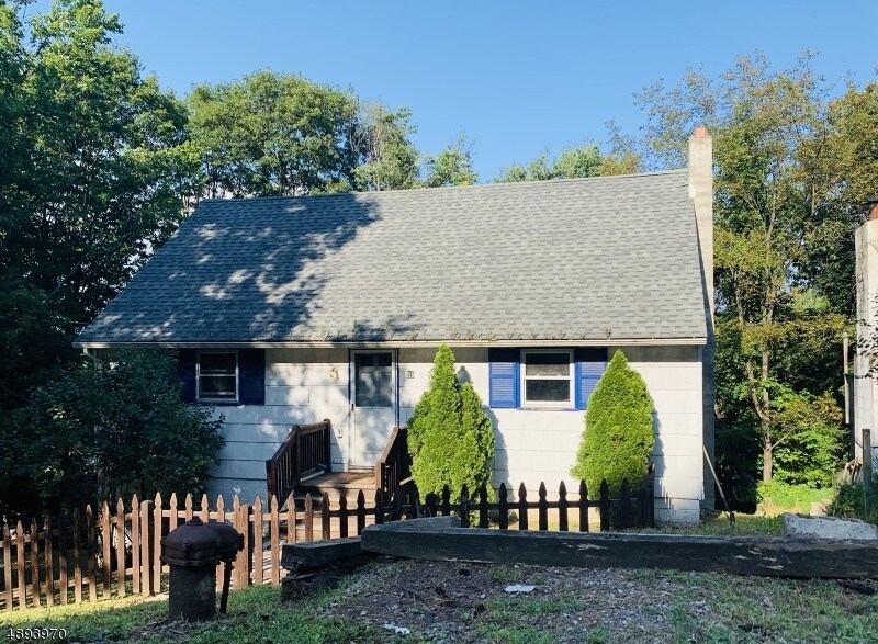 Primary Photo - 59 Lakeview Dr