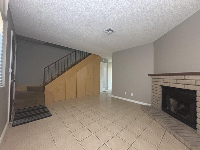 Foto del edificio - 2 Bed |1 Bath Multi-Family Unit with Private Backyard for Rent – North Las Vegas