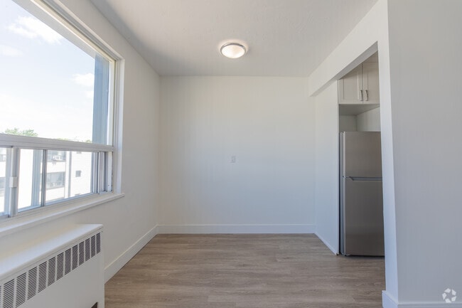 1BR, 1BA - 611SF - Dining Room - 318, 332 & 352 Patricia Avenue