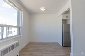 1BR, 1BA - 611SF - Dining Room - 318, 332 & 352 Patricia Avenue