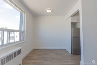 1BR, 1BA - 611SF - Dining Room - 318, 332 & 352 Patricia Avenue