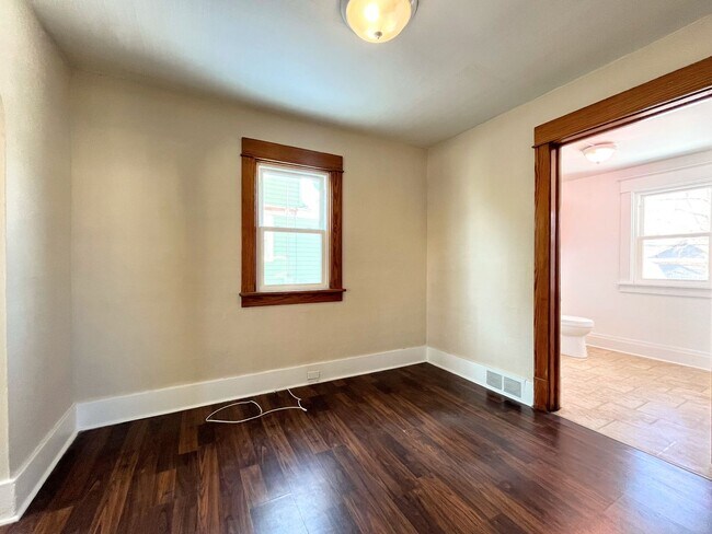 Building Photo - Sunny, Energy-Efficient Home in a Quiet, Close-to-Everything Neighborhood