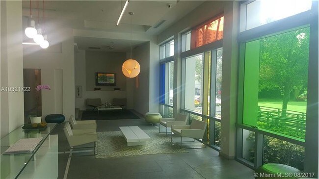 Foto del edificio - 333 NE 24th St