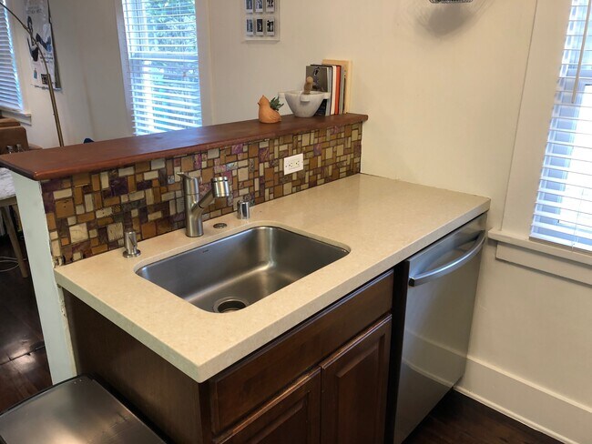 Foto del edificio - 303 6th Ave