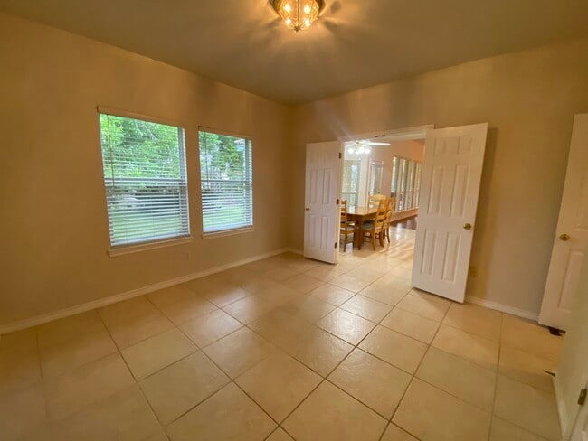 Building Photo - 43 Stillmeadow Dr
