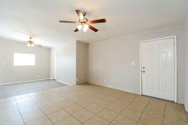 Building Photo - 7530 E Poinciana Dr