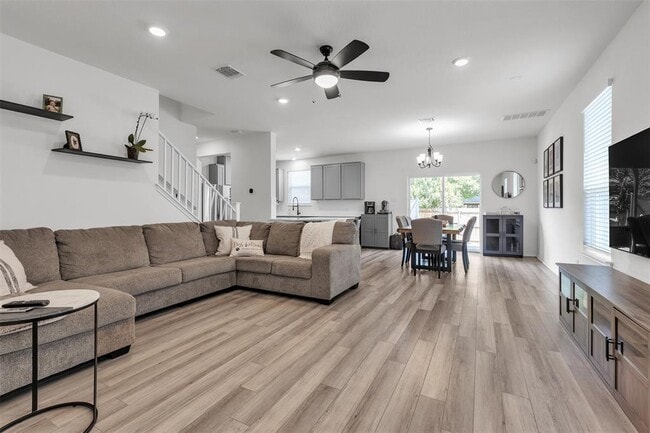 Building Photo - 116 Benmyrtle Trl