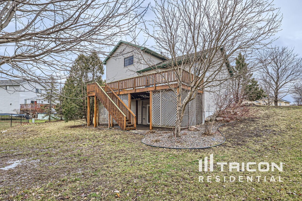 Foto principal - 10800 57th St NE