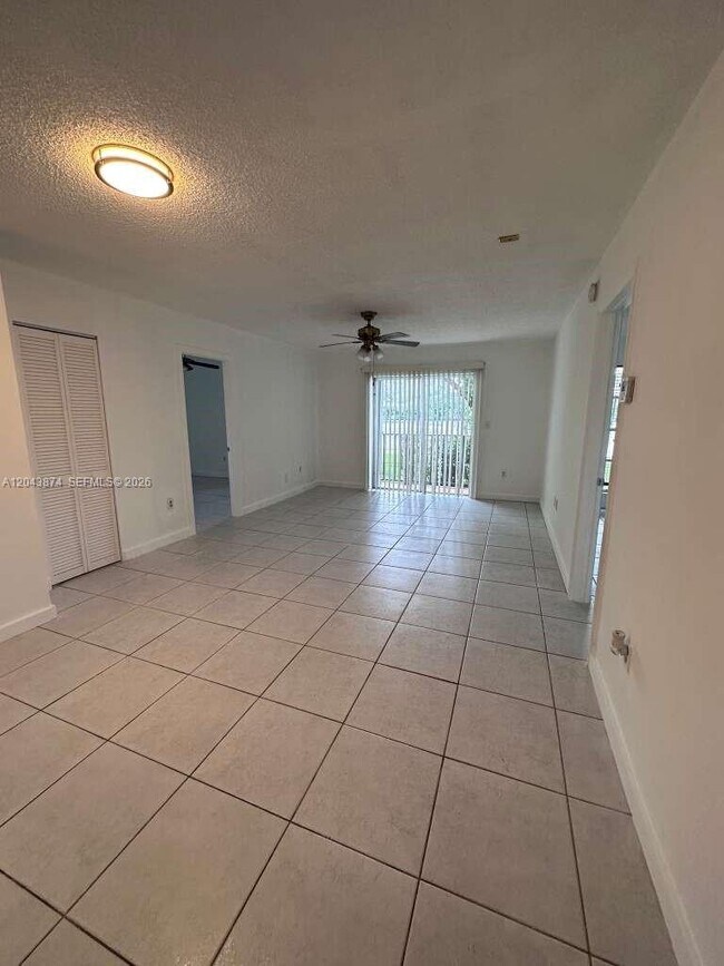 Foto del edificio - 4805 NW 7th St