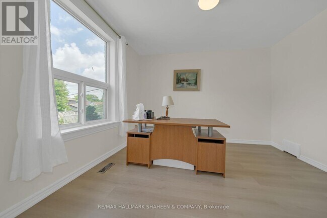 Building Photo - 203 Quebec St